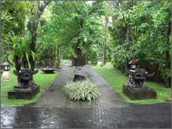 PuriSantrian - another view